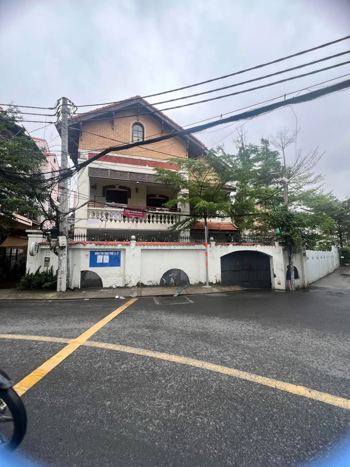 Biệt thự mini cho thuê tại Đường Ung Văn Khiêm, Q. Bình Thạnh - 400m² - Kinh doanh thuận lợi!