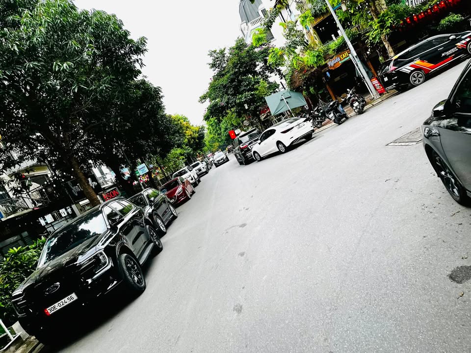 Nhà liền kề Lacasta Văn Phú Hà Đông 75m² giá 28 triệu - Vị trí kinh doanh đắc địa!