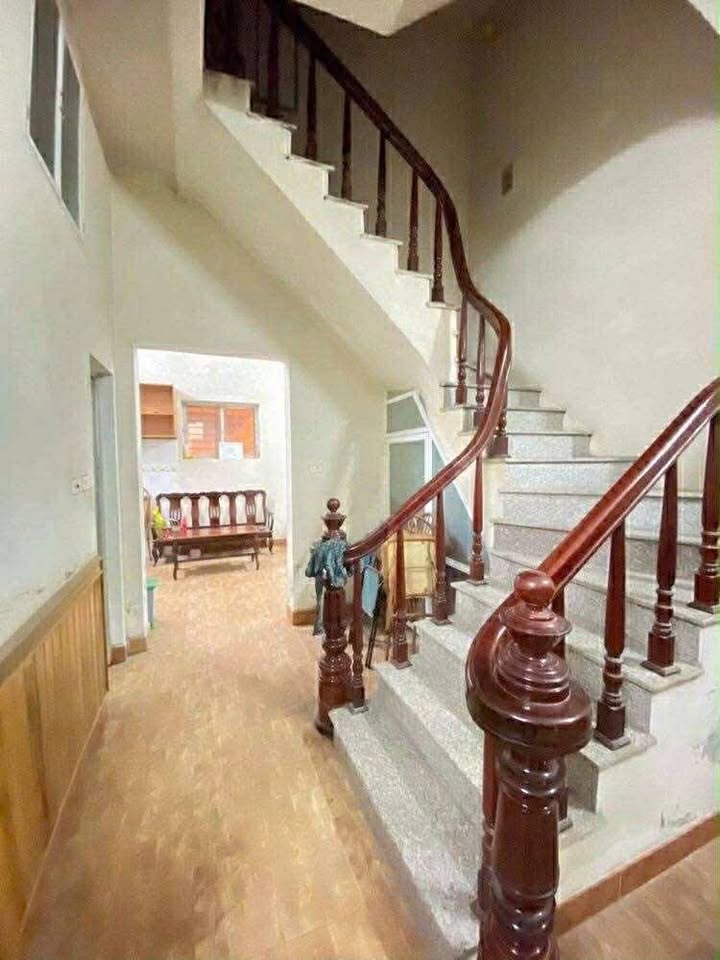 Nhà nguyên căn cho thuê tại phố Văn Hội, 50m² giá 6.5 triệu - Không gian thoáng đãng, đầy đủ tiện nghi!