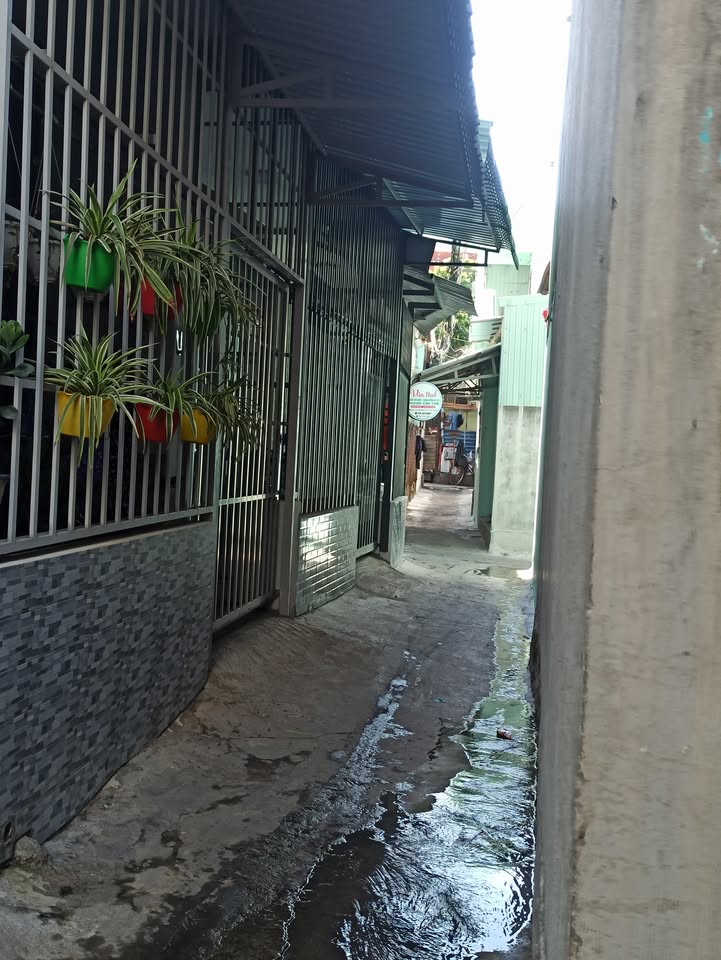 Nhà 2 tầng Hẻm Hàn Mạc Tử, Quy Nhơn 47m² giá chỉ 2 tỷ - Gần khu du lịch Ghềnh Ráng!