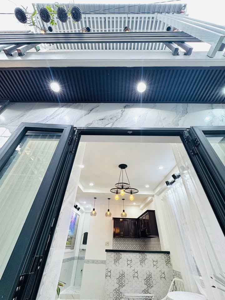 Nhà lầu đúc mới đẹp phường Cái Khế Ninh Kiều 21m² giá 1.2 tỷ - An ninh tốt, thoáng mát!