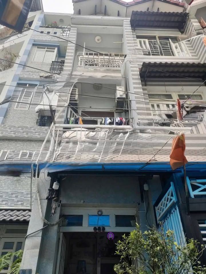 Nhà phố 25m² tại Phường 6, Quận 4 giá 3.999 tỷ - Vị trí đắc địa, gần chợ ẩm thực!