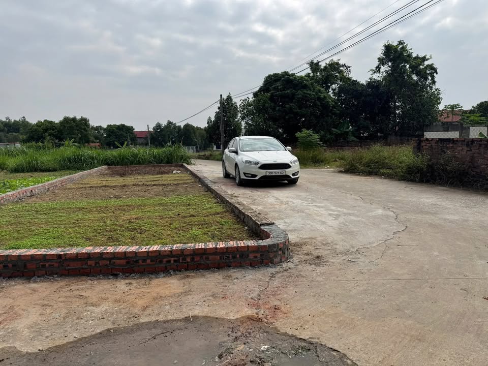 Đất lô góc Bắc Thượng, Sóc Sơn 50m² - Cách hồ điều hòa chỉ 50m!