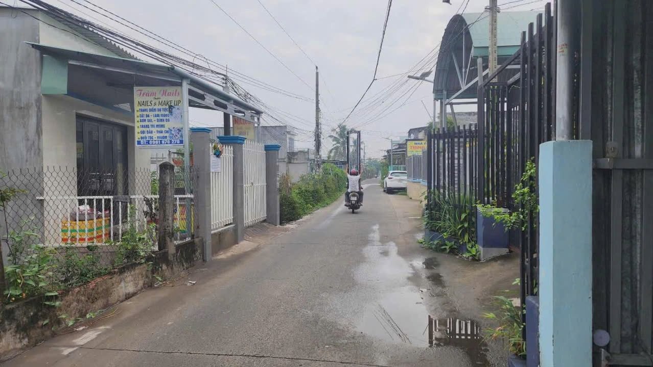 Nhà mặt tiền đường Bê Tong, Bến Lức, Long An 243m² - Giá chỉ 2.8 tỷ