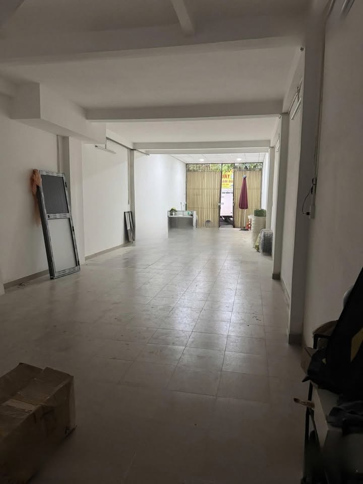 Mặt bằng kinh doanh tại Bạch Đằng, Tân Bình 60m² giá 15 triệu - Khu vực đông đúc, tiện lợi!