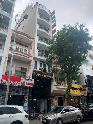 Bán khách sạn mặt tiền Chợ Bến Thành, Quận 1, 60m² - Cơ hội đầu tư hấp dẫn!