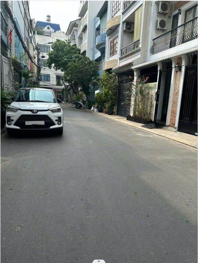 Nhà 4 tầng tại P12 Tân Bình, giá 23.5 tỷ - Đầu tư tuyệt vời cho ở và làm văn phòng!