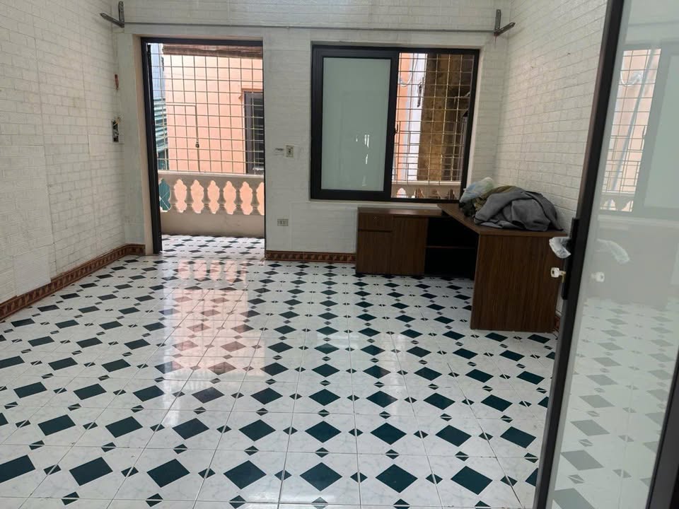 Nhà riêng cho thuê ngõ 41 đường Bưởi, Ba Đình 35m² giá 10 triệu - Nhận nhà ngay!