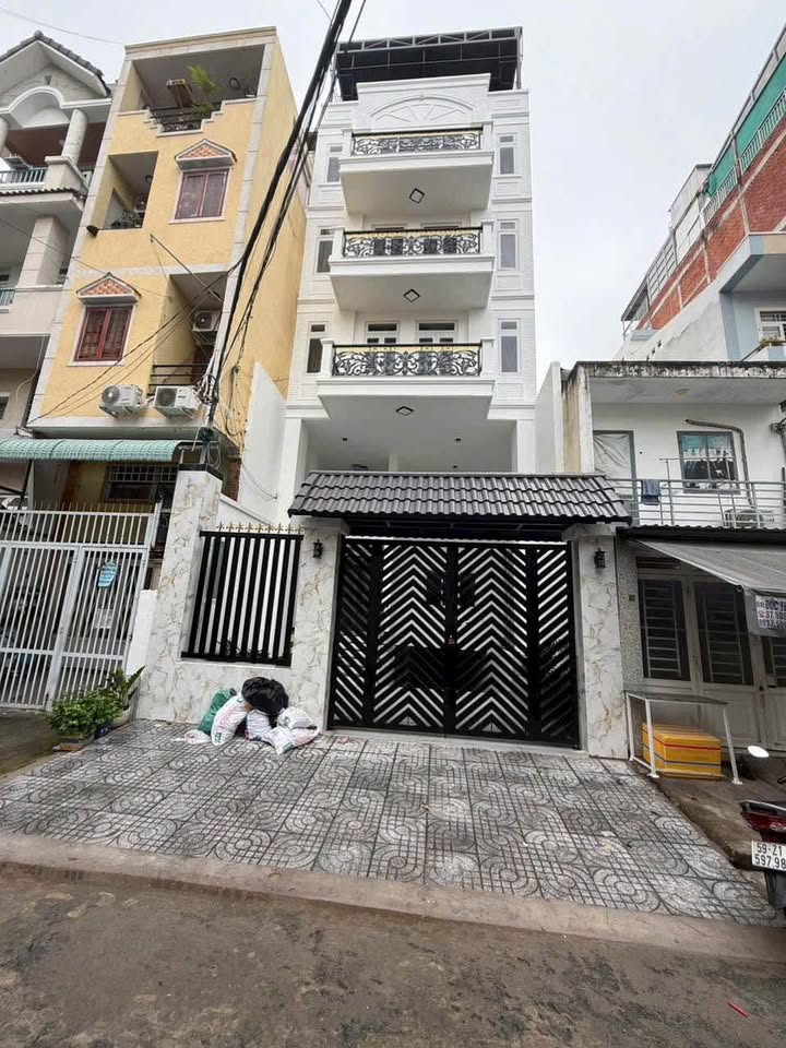 Nhà phố cho thuê căn hộ dịch vụ mặt tiền đường 49, quận 7, 118m² giá 30 tỷ - Đầu tư sinh lời ngay!