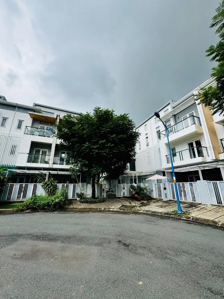 Nhà phố liền kề Mega Village Khang Điền Thủ Đức 95m² giá 8.45 tỷ - Chính chủ bán gấp!