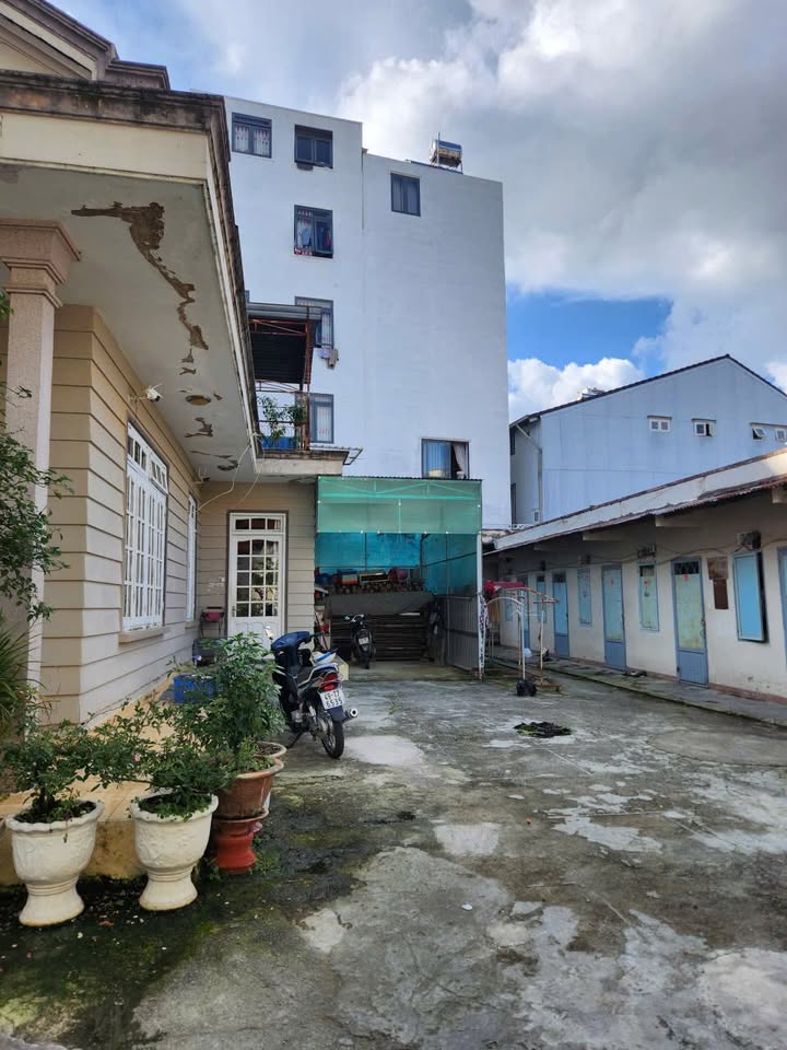 Nhà 3 tầng Phù Đổng Thiên Vương 876m² giá 33 tỷ - Tiềm năng sinh lời cao!