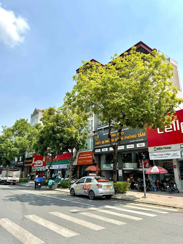 Đất lô góc Việt Hưng 173m² giá 26 tỷ - Cơ hội đầu tư hiếm có!