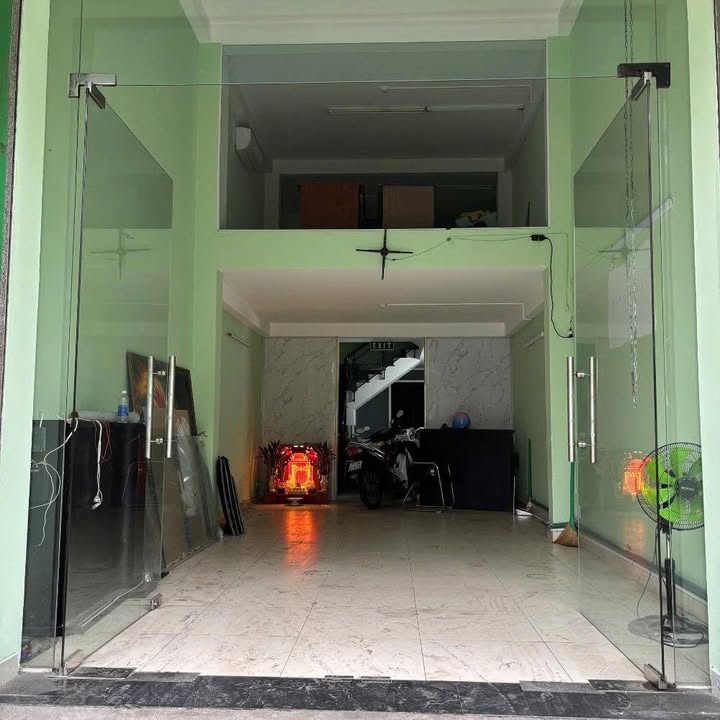 Cho thuê nhà mặt tiền đường D5, quận Bình Thạnh, 80m² chỉ 20 triệu - Kinh doanh đa ngành nghề!