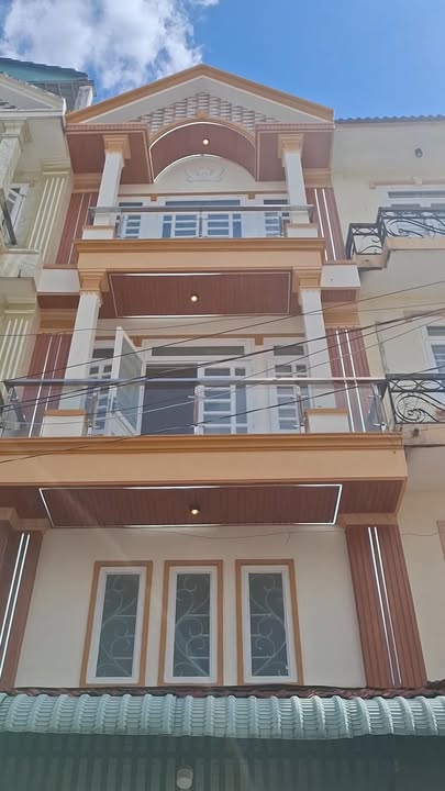 Nhà 5 tầng Tân Chánh Hiệp Q12 67.5m² giá 6.2 tỷ - Cơ hội đầu tư tuyệt vời!