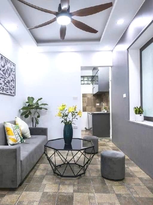 Nhà tập thể 2 tầng Phố Phạm Ngọc Thạch 21m² giá 2.19 tỷ - Vị trí trung tâm, tiện lợi!