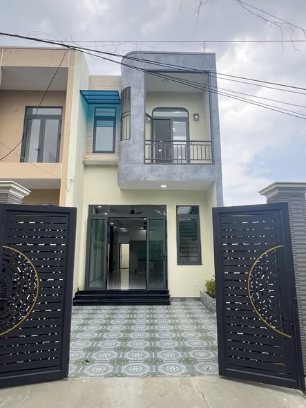 Nhà phố Định Hòa, Thủ Dầu Một 105m² giá 3.2 tỷ - Tiện ích xung quanh đầy đủ!