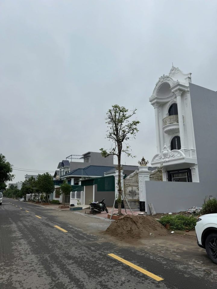 Đất Tân Hưng Tiền Hải 90m² giá 2 tỷ - Vị trí đẹp, nhiều tiện ích!