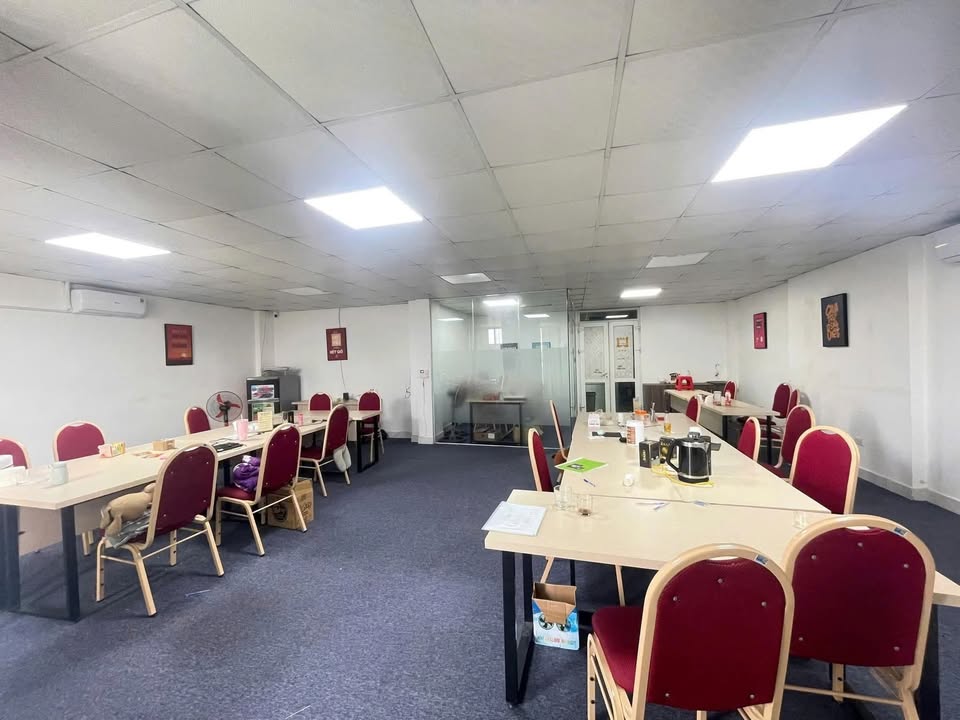Cho thuê văn phòng Nguyễn Xiển, Thanh Xuân 90m² giá 16 triệu - Sẵn sàng vào làm ngay!