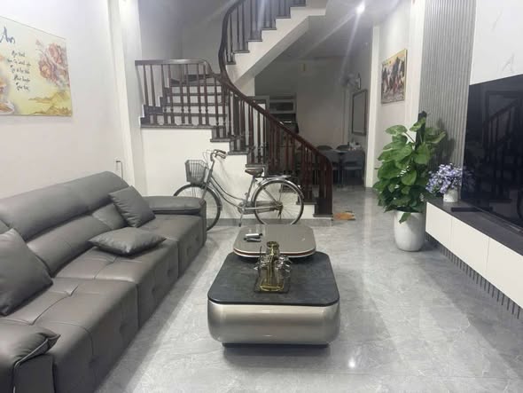 Nhà mặt đường Đỗ Huy Rừa, 48m², giá 15 triệu - Thuê ngay hôm nay!