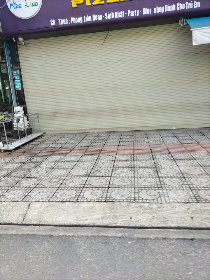 Cho thuê nhà xưởng mặt tiền đường Lê Thị Trung, Thuận An 1200m² - Kinh doanh đa ngành nghề!