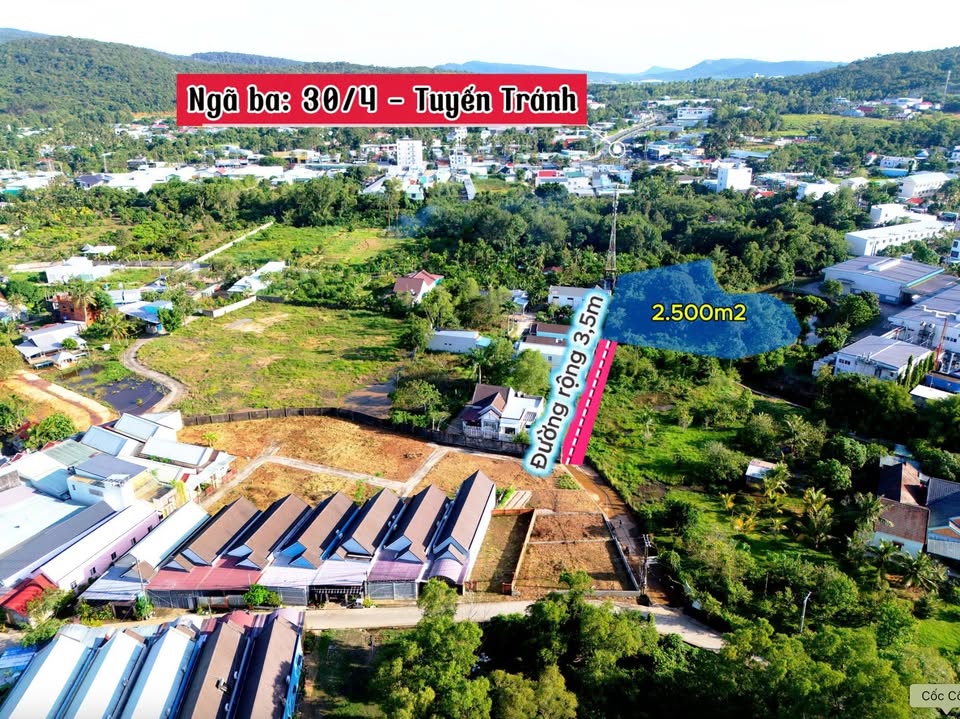Đất nền 2.500m² tại Dương Tơ, Phú Quốc giá 15 tỷ - Tiềm năng nghỉ dưỡng tuyệt vời!