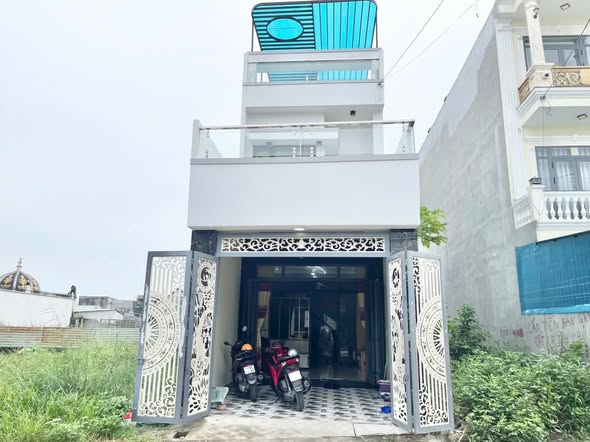 Nhà mặt tiền đẹp Dĩ An 82m² giá 5.5 tỷ - Đầu tư sinh lời ngay!