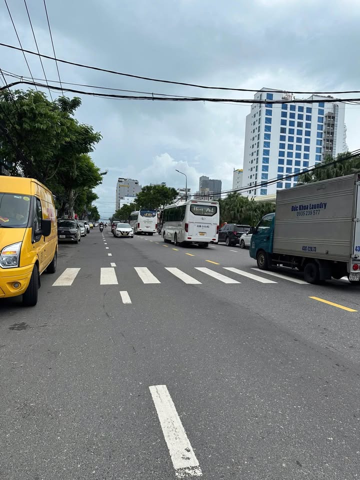 FrontHouse Thủ Khoa Huân Đà Nẵng 174m² giá 20 tỷ - Chỉ 350m đến biển Mỹ Khê!