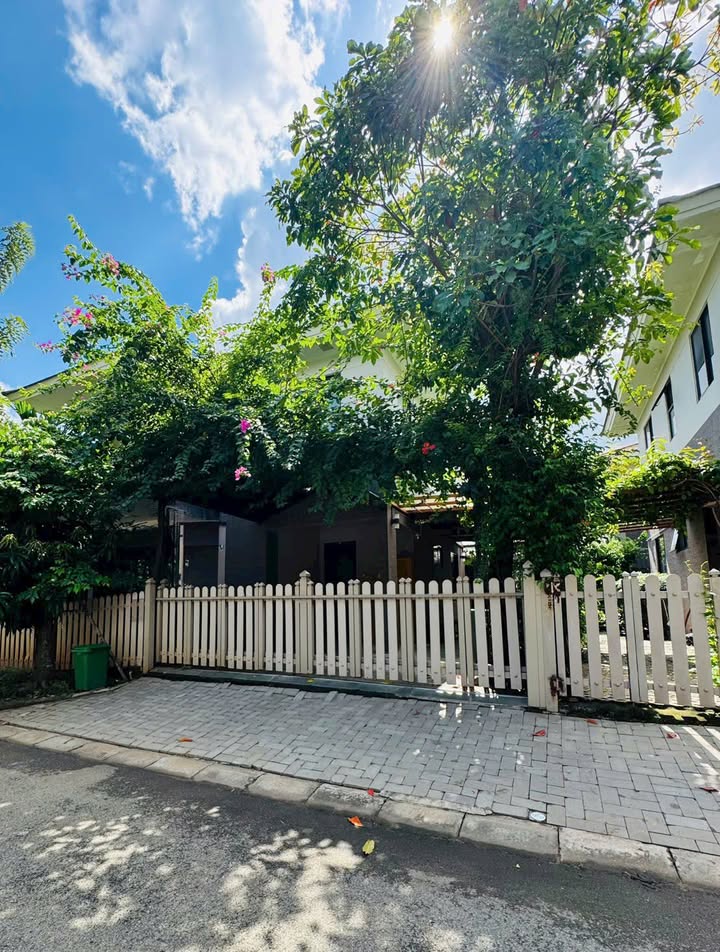 Biệt thự Valora Kikyo quận 9 162.5m² giá 20 tỷ - Thiết kế hiện đại, nội thất cao cấp!