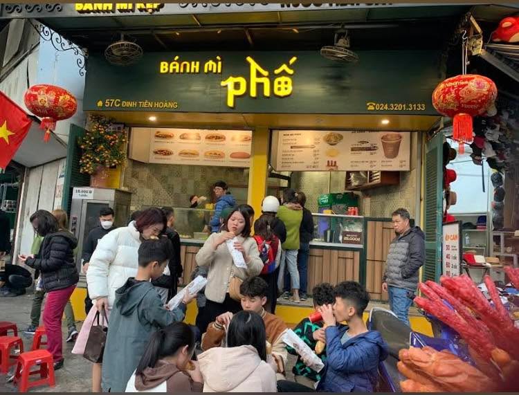 Nhà phố cho thuê mặt tiền Cầu Gỗ, Hoàn Kiếm 30m² giá 35 triệu/tháng - Cơ hội kinh doanh tuyệt vời!