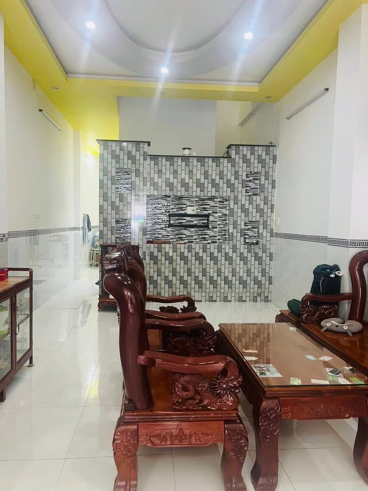 Nhà 1 Trệt 1 Lầu tại An Hoà, Rạch Giá 72m² giá chỉ 2.35 tỷ - Phù hợp kinh doanh!