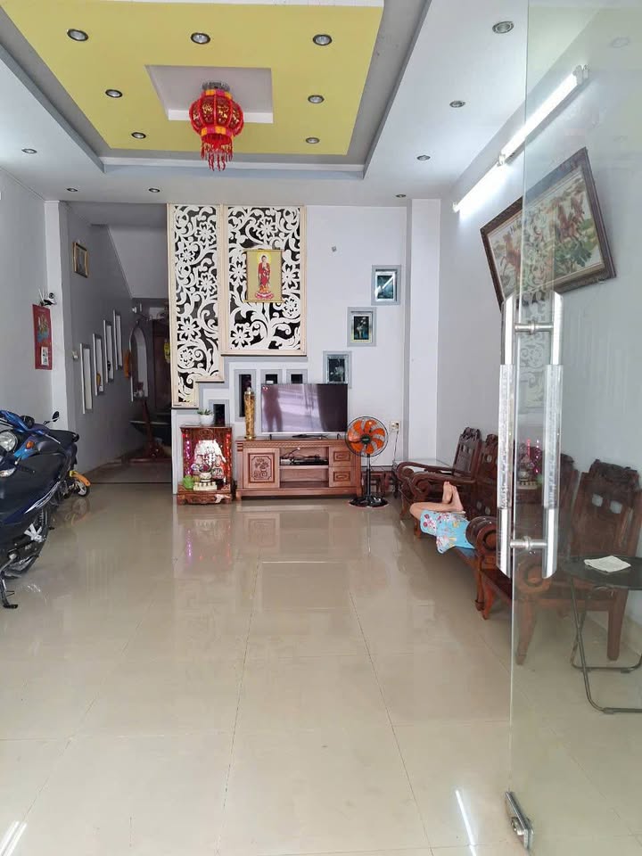 Nhà 1 trệt 3 lầu đường Lý Thường Kiệt, An Giang - Giá 5 tỷ, thương lượng chính chủ!