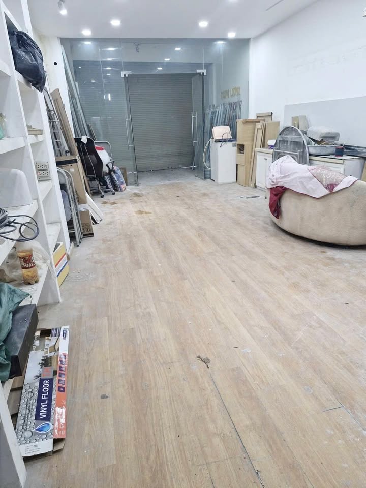 Cho thuê mặt bằng mặt tiền đường 3/2, quận 10, diện tích 50m² chỉ 10 triệu/tháng - Vị trí đắc địa, kinh doanh thuận lợi!