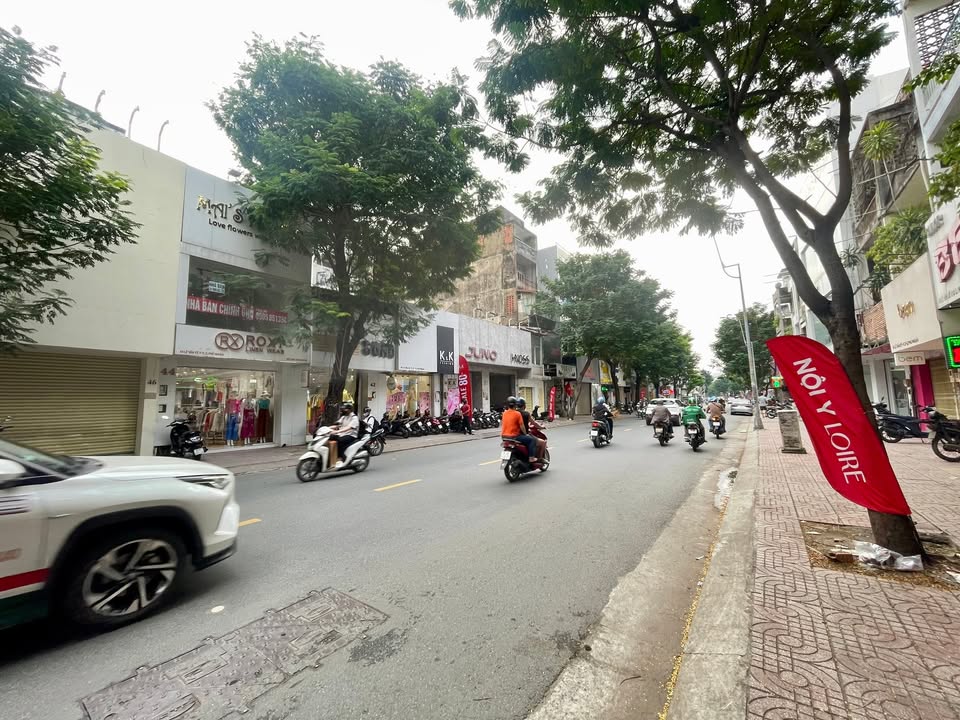 Cho thuê nhà mặt tiền 46-48 Lê Văn Sỹ, quận Phú Nhuận 312m² - Kinh doanh sầm uất!