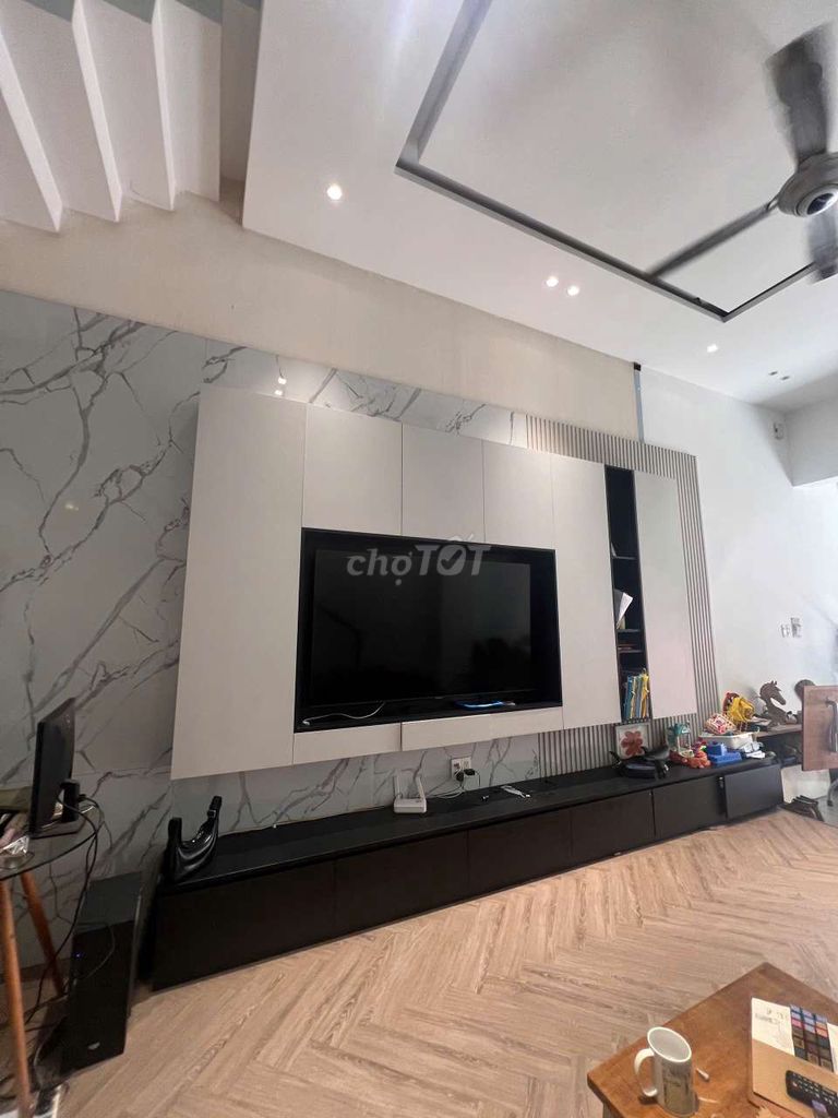 Nhà cho thuê ven sông Hiệp Bình Chánh, Thủ Đức 100m² giá 23 triệu - Thiết kế thoáng mát, nội thất xịn