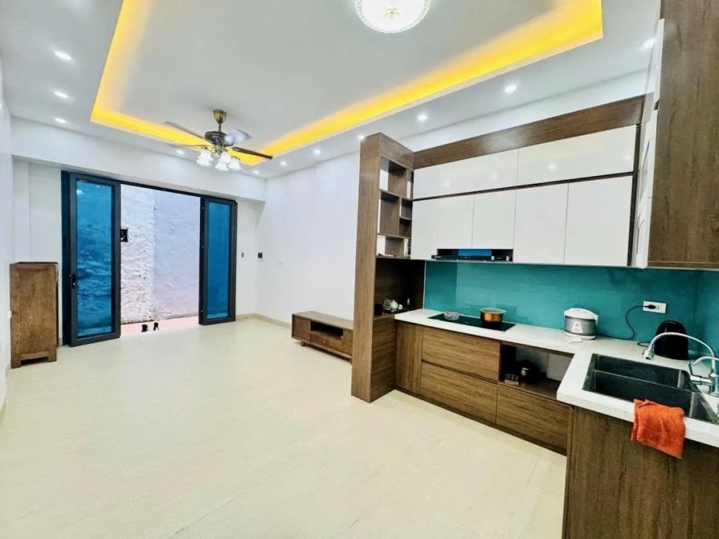 Bán nhà phố Xã Đàn, Đống Đa 35m² chỉ 7,3 tỷ - Full nội thất, ở ngay!