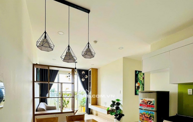 Căn hộ Screc Tower, Q3, 78m², 2PN, chỉ 13 triệu - Nhà mới sơn sạch sẽ!