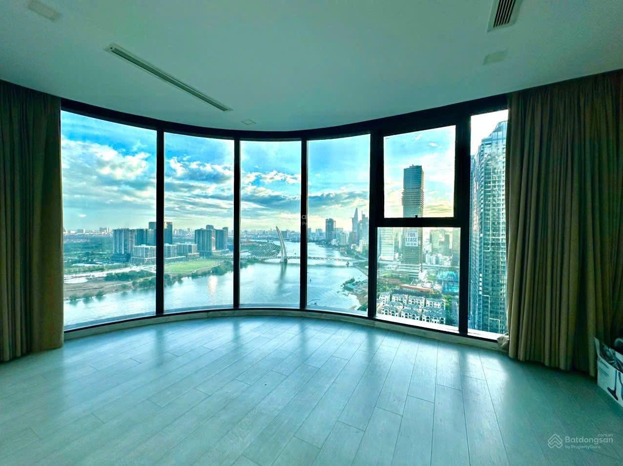 Căn hộ 3PN Vinhomes Golden River 121m² giá 40 tỷ - Cơ hội sở hữu view sông tuyệt đẹp!