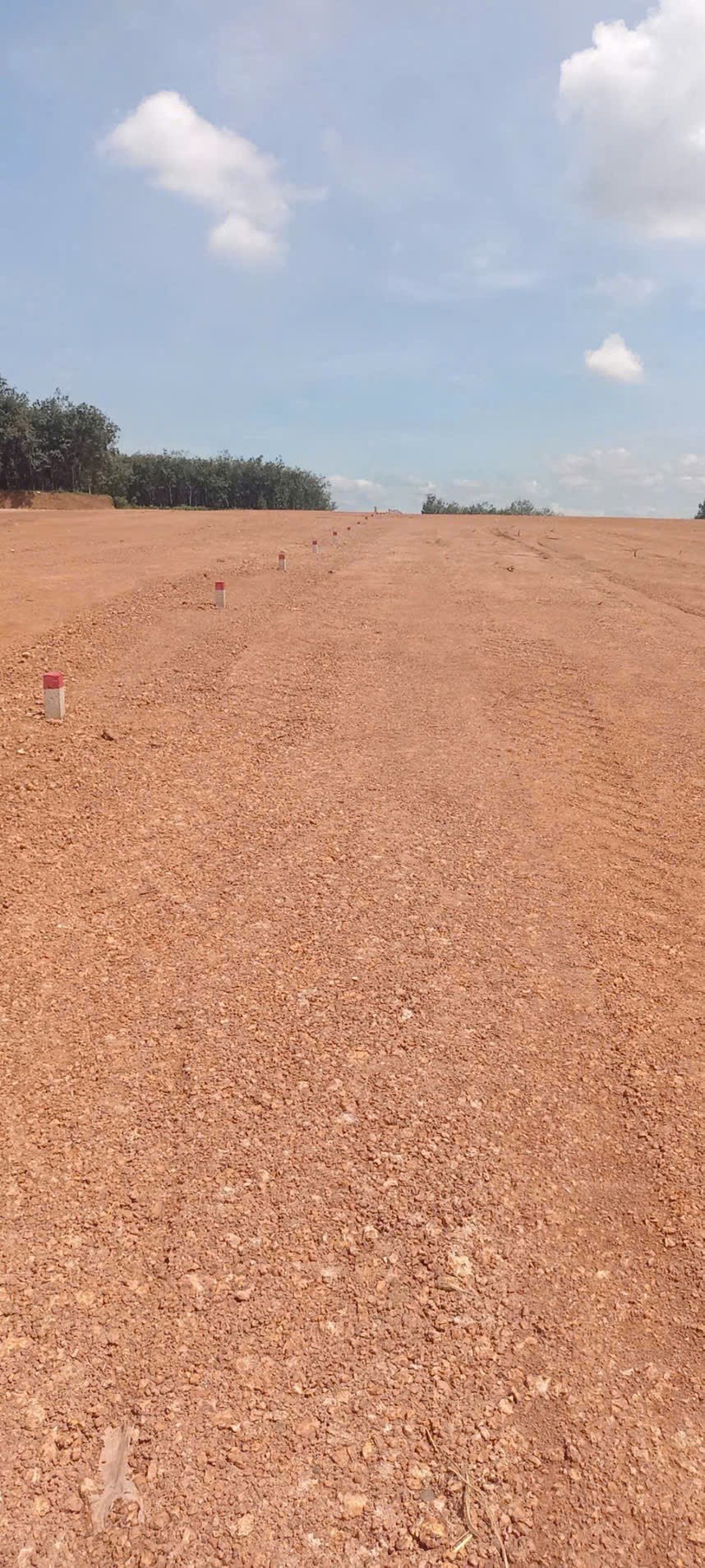 Đất thổ cư mặt tiền 32m tại xã Tân Tiến, Đồng Phú - Sổ hồng sẵn, giá chỉ 500 triệu!