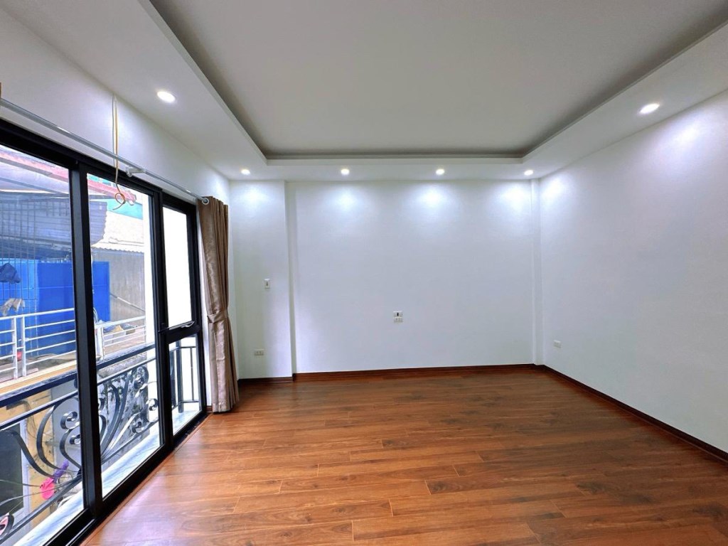 Nhà Láng Hạ 33m² 5 tầng giá 7.1 tỷ - Nhà mới, thiết kế hiện đại, vị trí trung tâm!