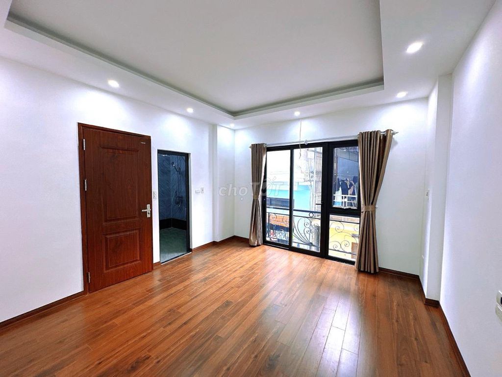 Bán nhà Đống Đa - Đường Láng 33m² giá 7.1 tỷ - Thiết kế hiện đại, ở ngay!