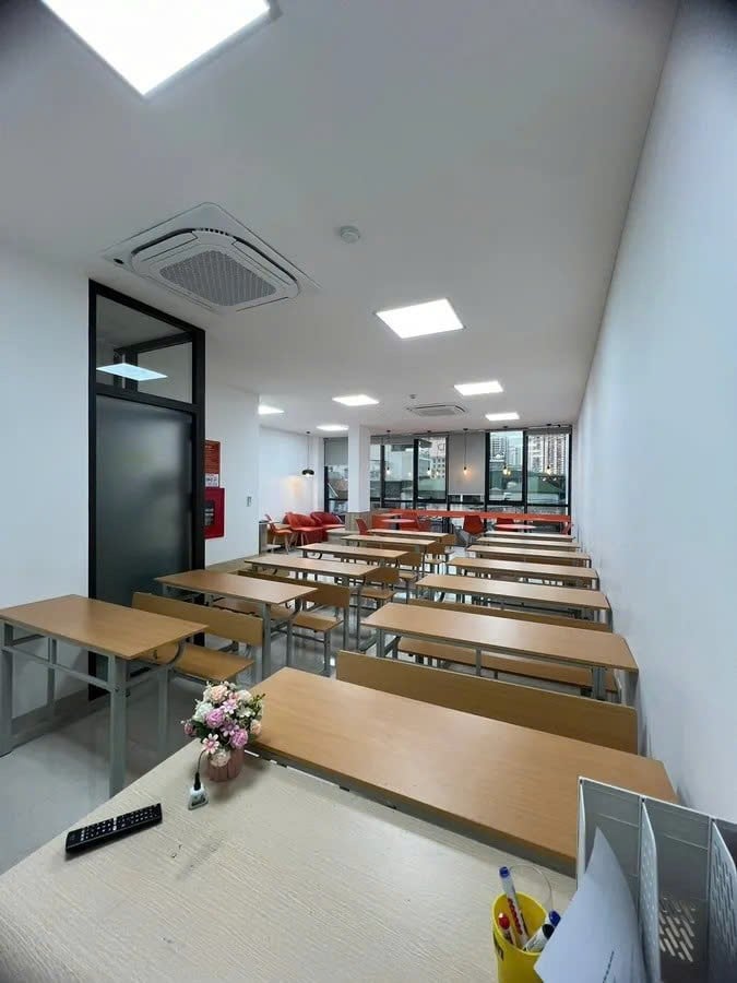 Tòa văn phòng 9 tầng Khuất Duy Tiến 71m² giá 42 tỷ - Dòng tiền 90 triệu/tháng!