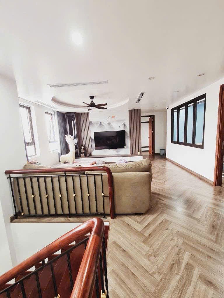 Căn hộ chung cư Láng Hạ 178m² giá 13.7 tỷ - Vị trí đắc địa, sẵn sàng giao dịch!