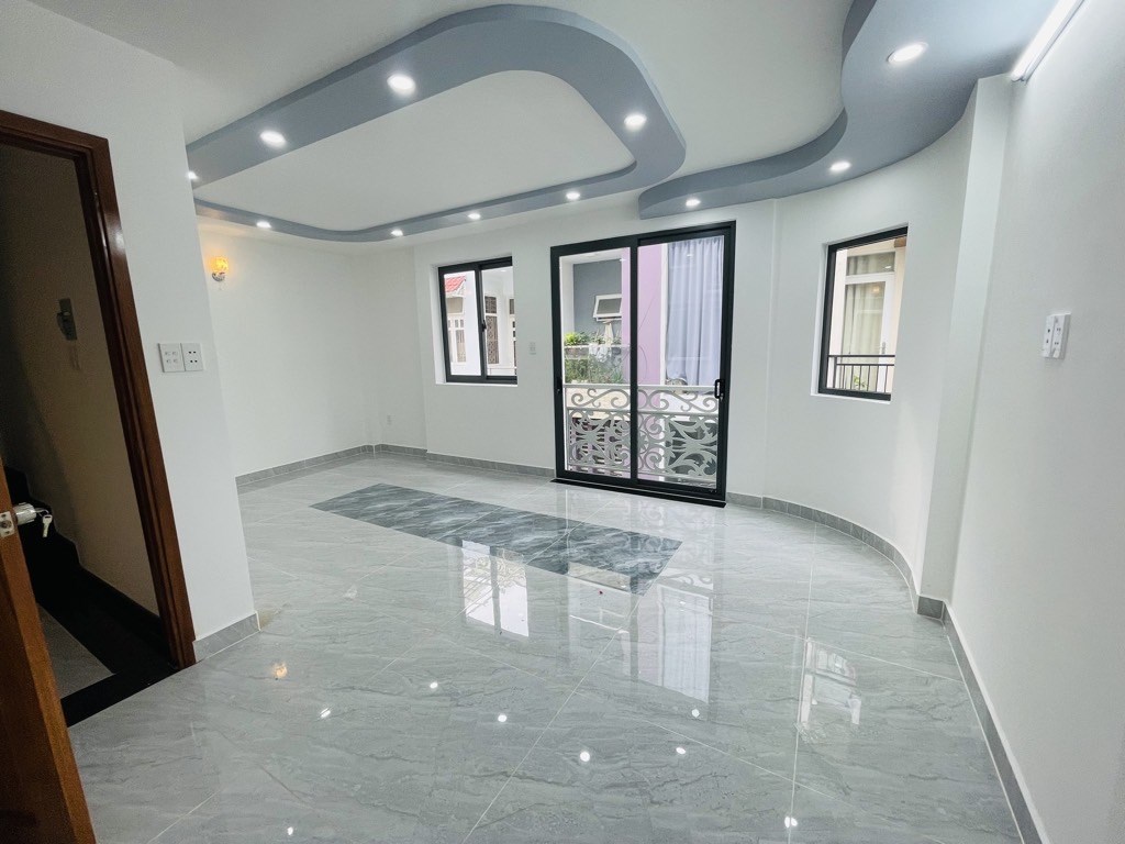 Nhà 5 tầng Lê Văn Sỹ, Quận 3, 56m² giá 8.9 tỷ - Sẵn sàng ở ngay!