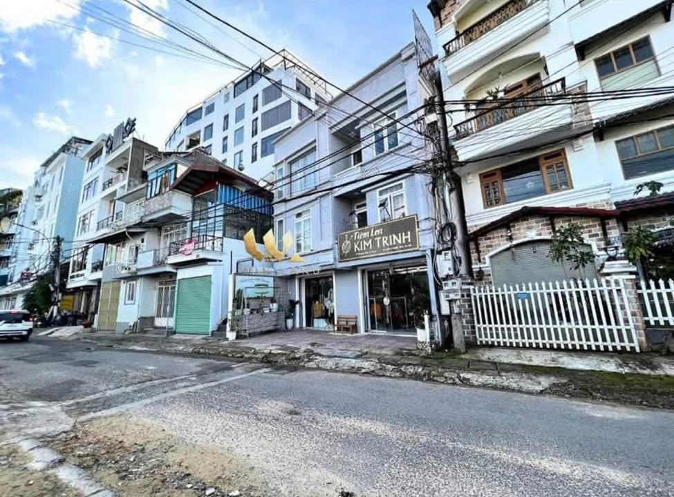 Khách sạn cho thuê mặt tiền Đường Thủ Khoa Huân, Đà Lạt - 30 phòng full nội thất đẹp