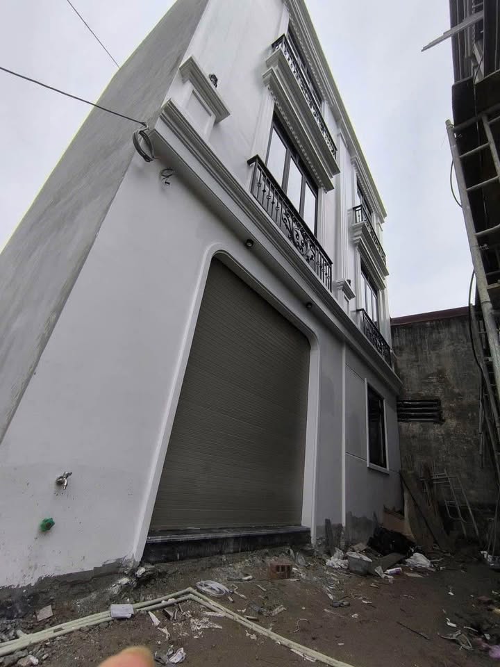 Nhà 3 tầng Hùng Vương, Hải Phòng - Giá chỉ 2.85 tỷ - Ô tô đỗ cửa, thuận tiện sinh hoạt!