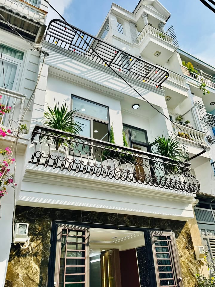 Nhà đẹp hẻm xe tải thông 26m² giá 4.38 tỷ - Tiện nghi đầy đủ!