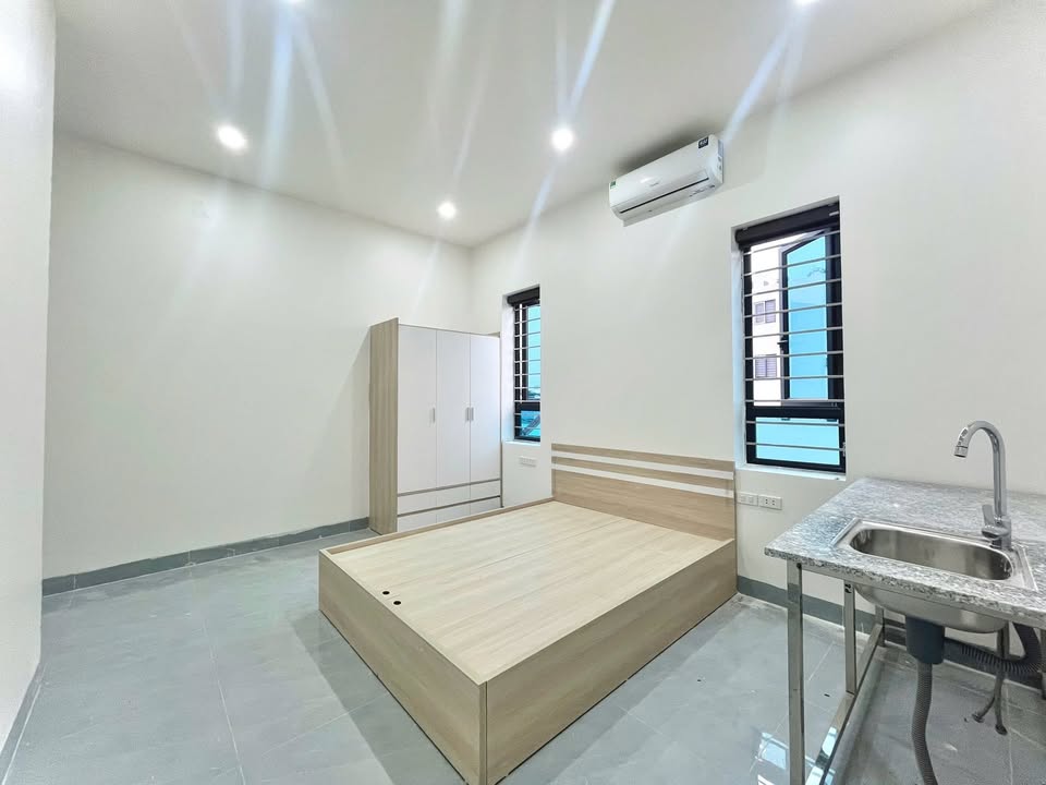 ChCCMN Phú Diễn 40m² giá 3.4 triệu - Full nội thất cao cấp, ban công rộng rãi!