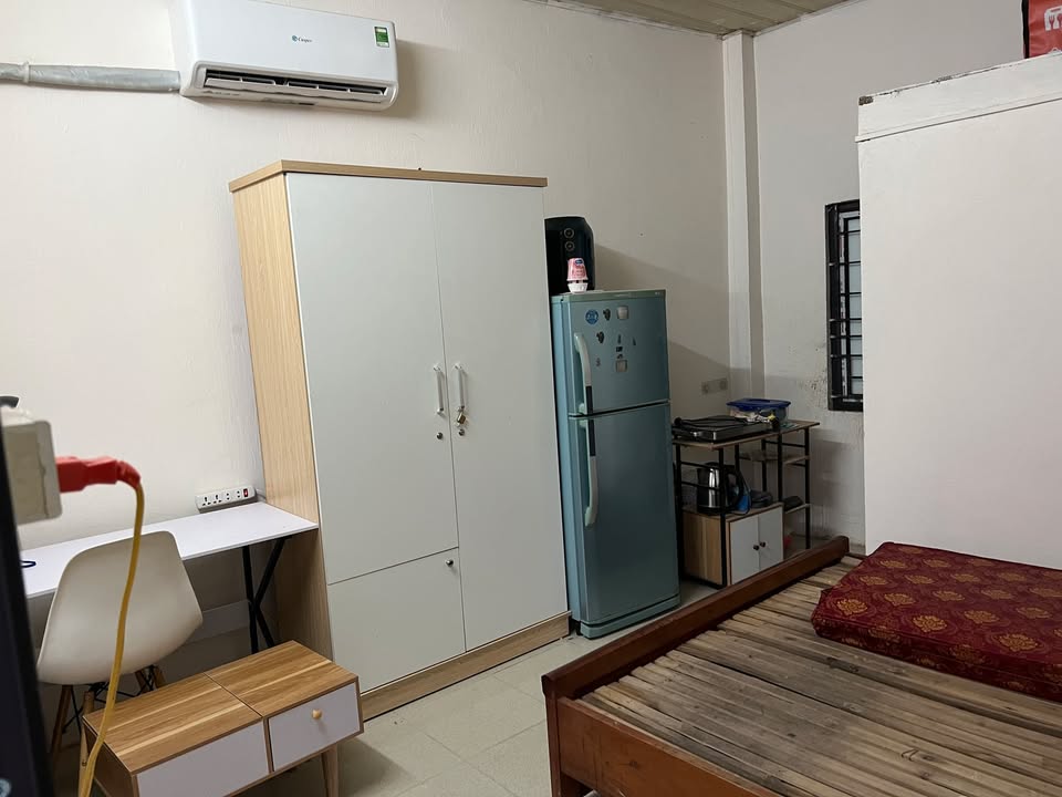 Phòng trọ Mai Dịch Cầu Giấy 18m² giá 2.5 triệu - Thuận tiện cho sinh viên!
