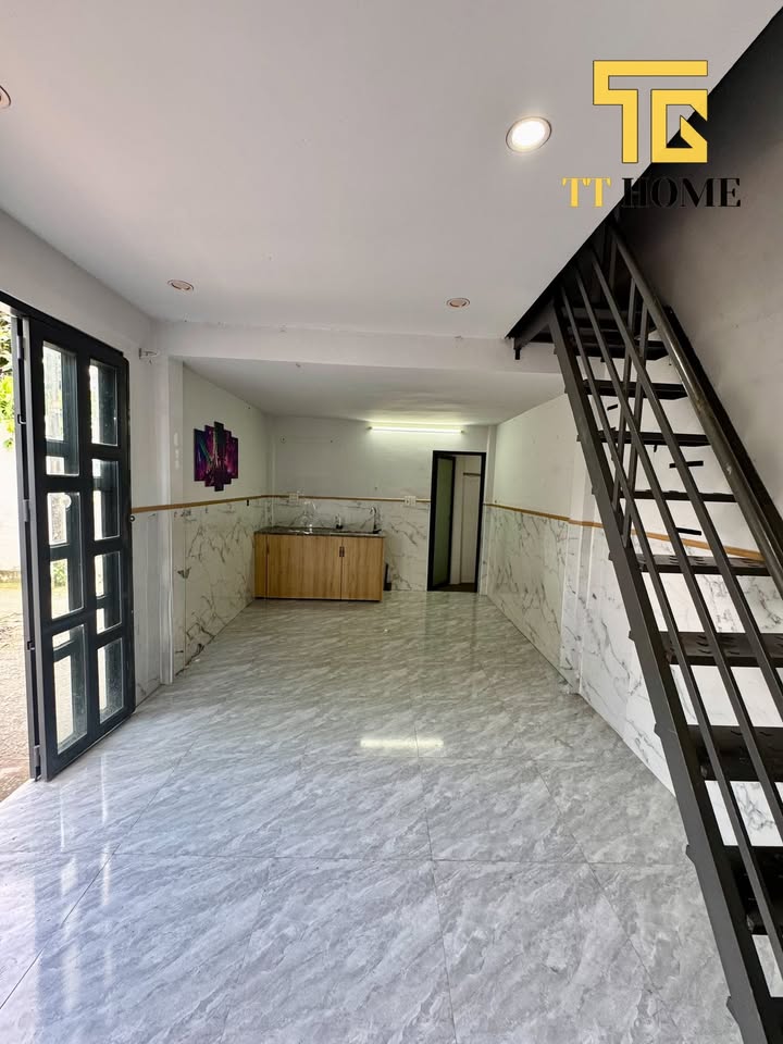 Cho thuê nhà mặt tiền hẻm 311 Nguyễn Văn Cừ, 2 tầng, 3.6 triệu - Phù hợp kinh doanh online!