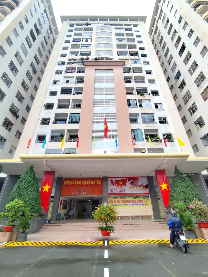 Căn hộ Cao ốc A Ngô Gia Tự Quận 10 50m² giá 3.2 tỷ - Sổ hồng riêng, chính chủ!